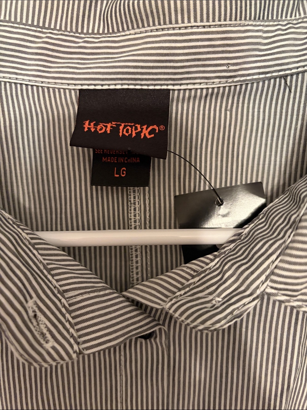 Hot Topic Short-Sleeve Pinstripe Dress Shirt - Picture 2 of 3